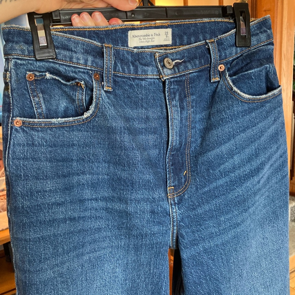 Abercrombie The 90s Straight Ultra High Rise jean